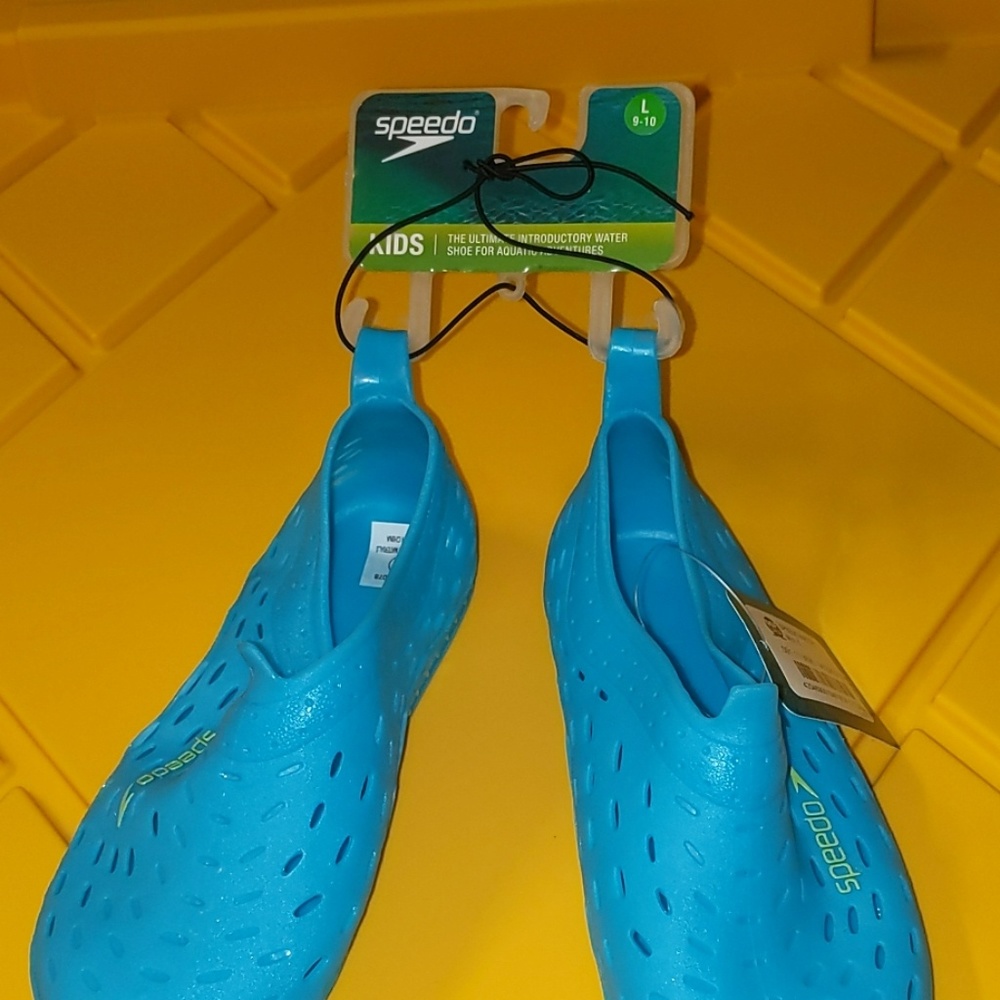 Speedo shoes